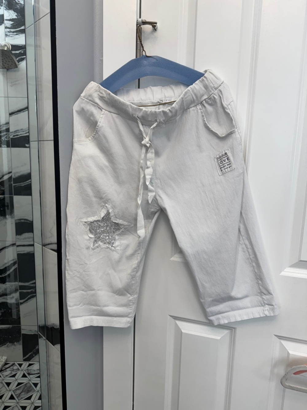 Women White Star Applique Drawstring Capris